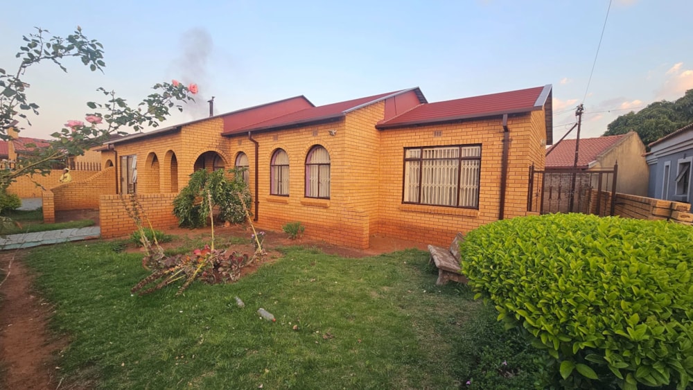 House for sale in Spruitview - BOK1754095 House for sale in Spruitview - BOK1754095