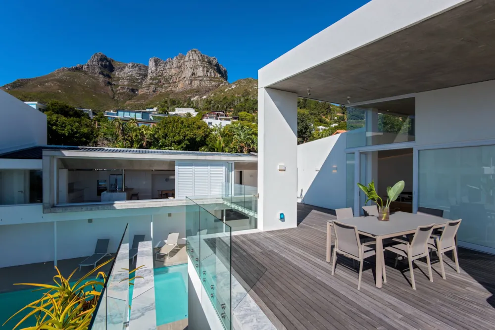 Beachfront villa to rent in Llandudno - HYL1752919 Beachfront villa to rent in Llandudno - HYL1752919