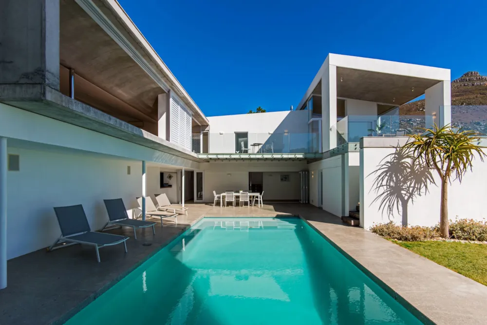 Beachfront villa to rent in Llandudno - HYL1752919 Beachfront villa to rent in Llandudno - HYL1752919