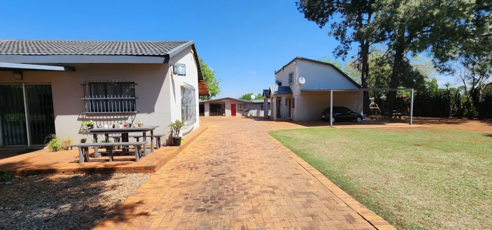 Lifestyle property for sale in Zwartkop - CN1755750 Lifestyle property for sale in Zwartkop - CN1755750