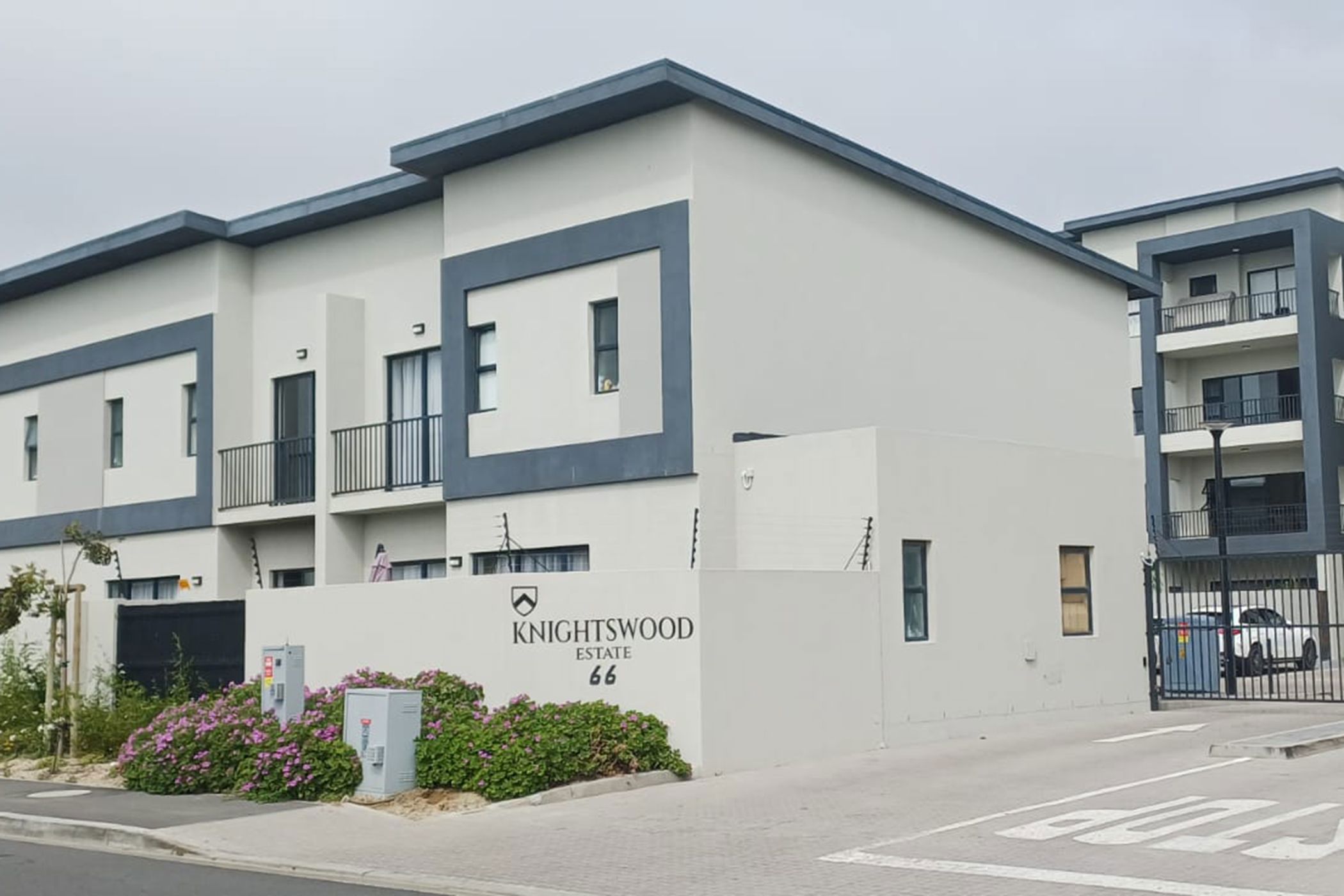 Apartment for sale in Sandown, Blouberg - 1TV1753822