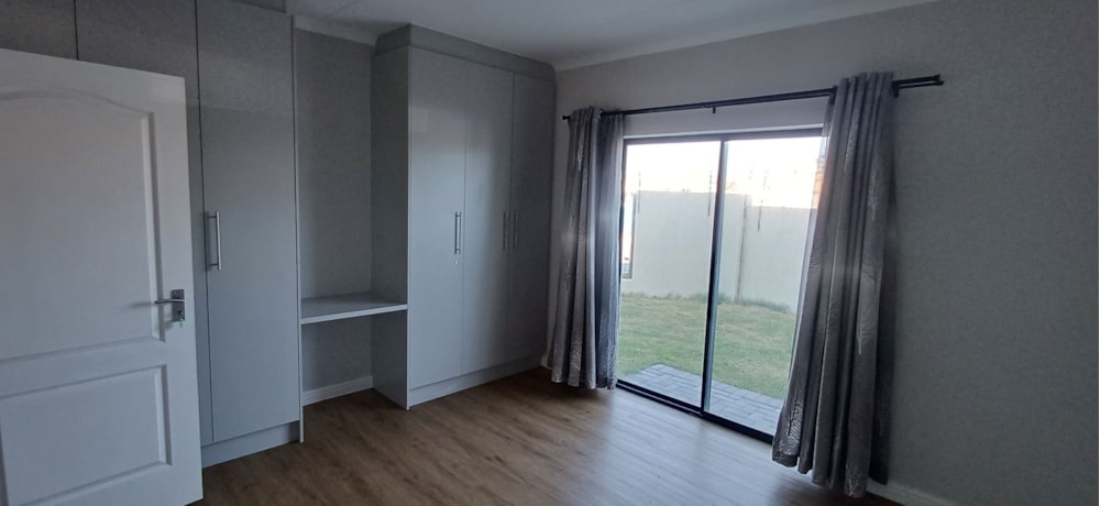Apartment for sale in Sandown, Blouberg - 1TV1753822 Apartment for sale in Sandown, Blouberg - 1TV1753822