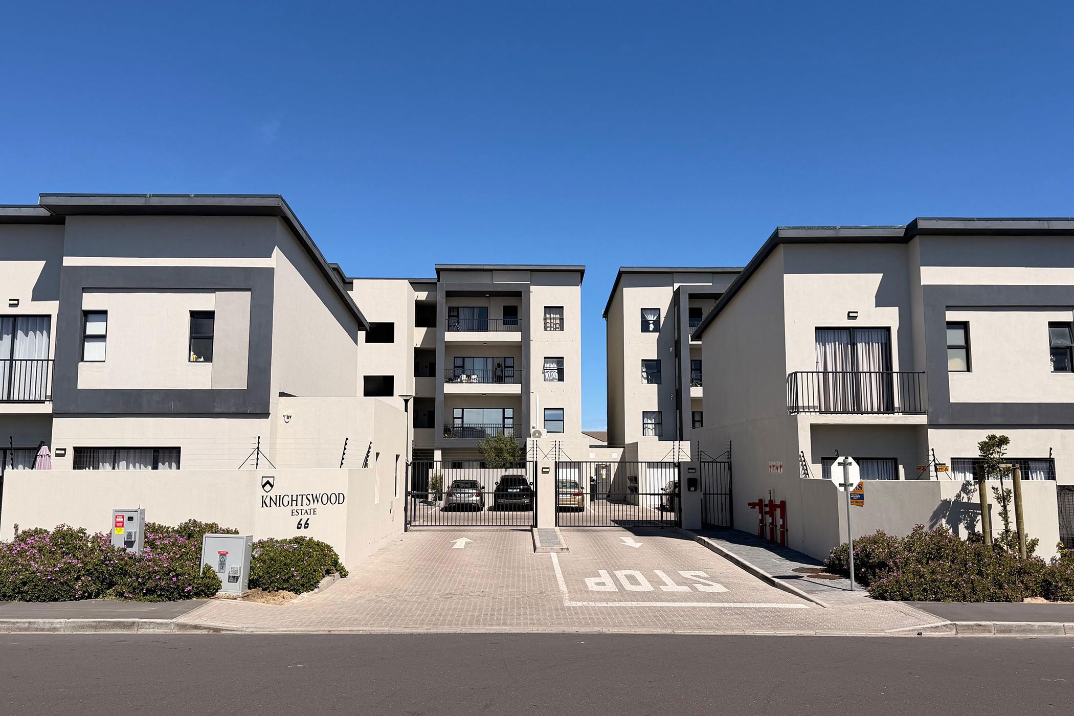 Apartment for sale in Sandown, Blouberg - 1TV1753822
