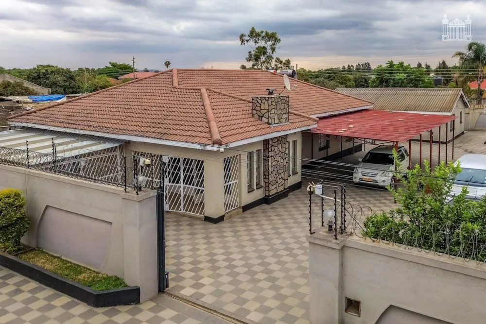House for sale in Mainway Meadows, Zimbabwe - 3ZB1753496 House for sale in Mainway Meadows, Zimbabwe - 3ZB1753496