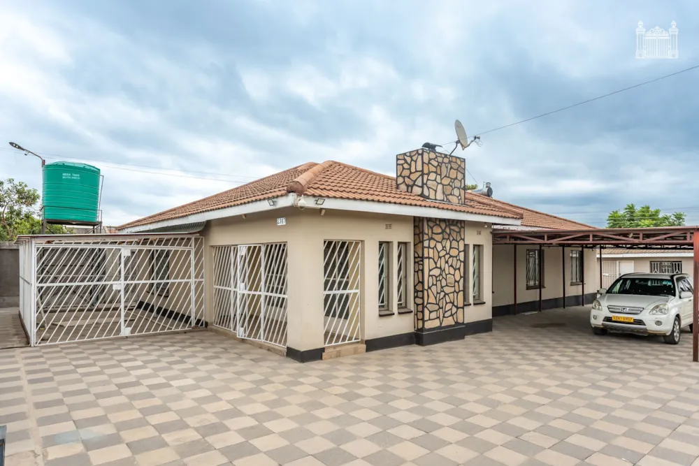 House for sale in Mainway Meadows, Zimbabwe - 3ZB1753496 House for sale in Mainway Meadows, Zimbabwe - 3ZB1753496