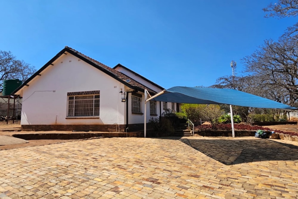 House for sale in Hillside, Bulawayo, Zimbabwe - 3ZB1753856 House for sale in Hillside, Bulawayo, Zimbabwe - 3ZB1753856