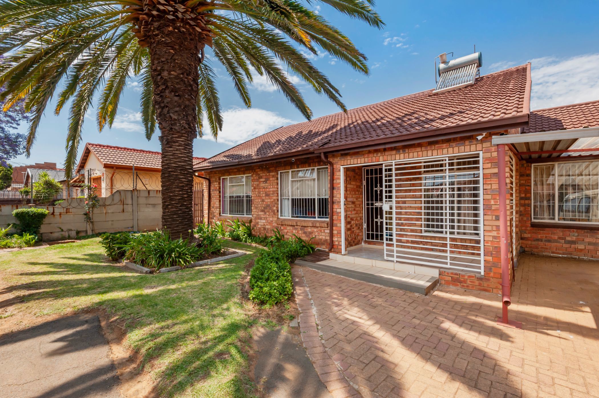 House for sale in Lenasia South - 1GV1756264