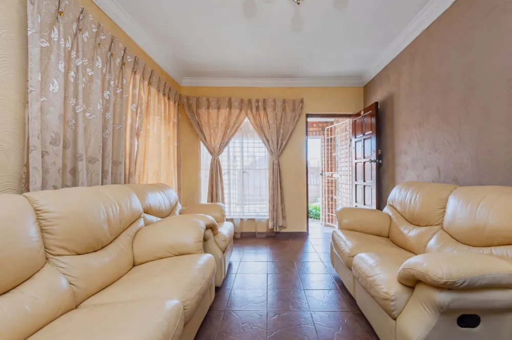House for sale in Lenasia South - 1GV1756264 House for sale in Lenasia South - 1GV1756264
