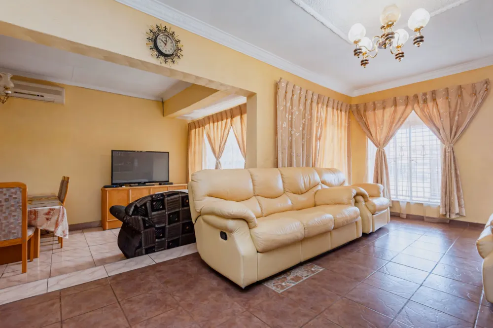 House for sale in Lenasia South - 1GV1756264 House for sale in Lenasia South - 1GV1756264