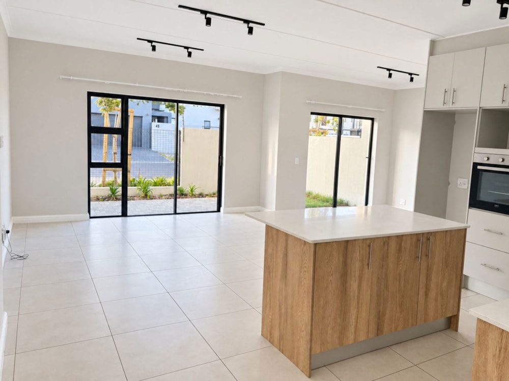 Townhouse to rent in Sandown, Blouberg - 1TV1754361