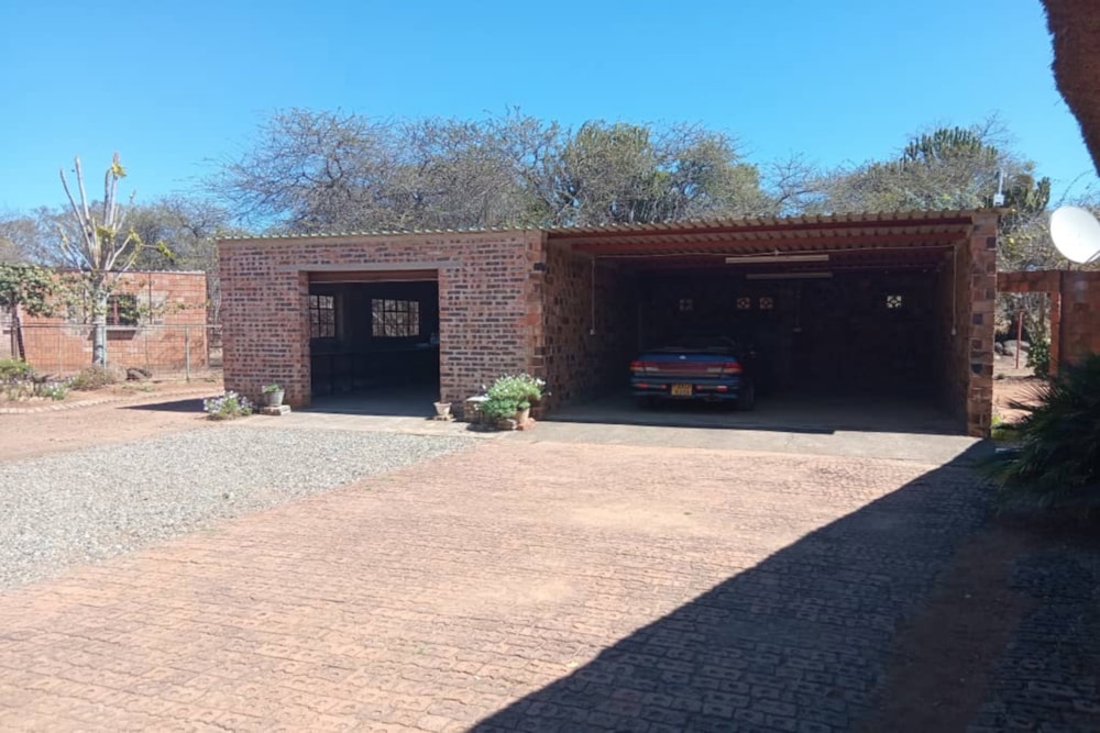 House for sale in Burnside, Bulawayo, Zimbabwe - 3ZB1754064 House for sale in Burnside, Bulawayo, Zimbabwe - 3ZB1754064