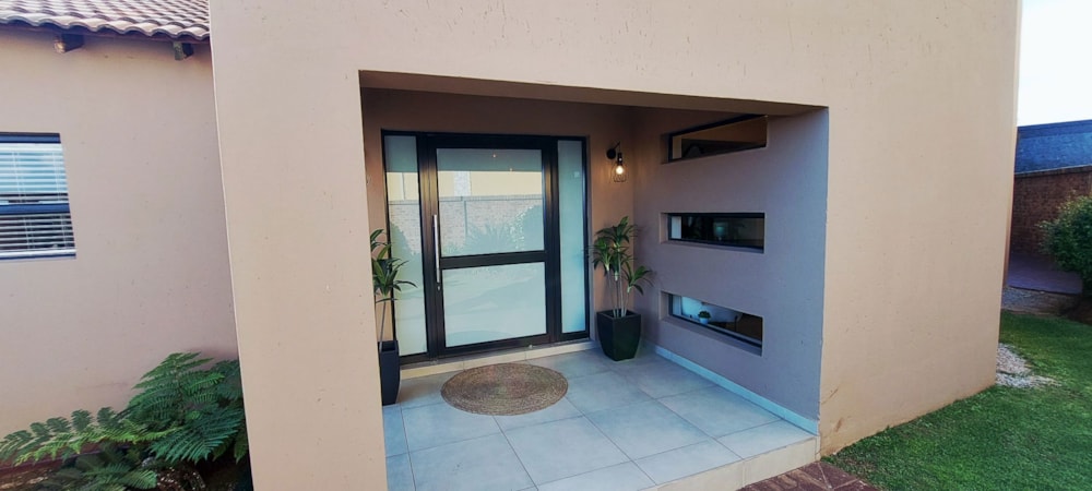 Double-storey house for sale in Sunair Park - 1BJ1754363 Double-storey house for sale in Sunair Park - 1BJ1754363