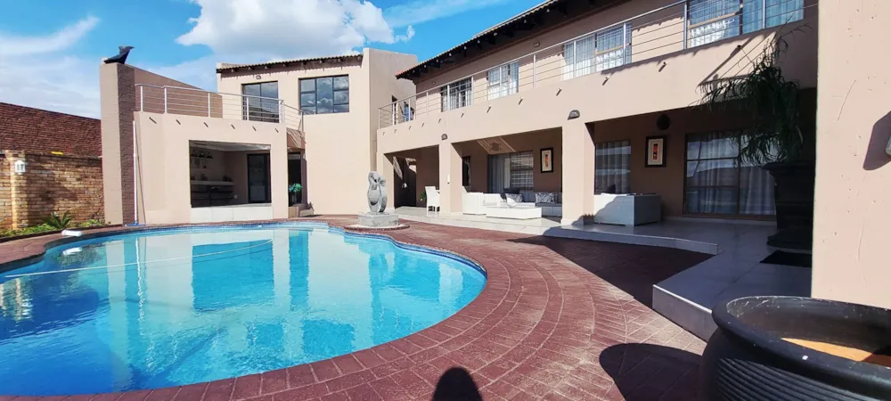 Double-storey house for sale in Sunair Park - 1BJ1754363 Double-storey house for sale in Sunair Park - 1BJ1754363