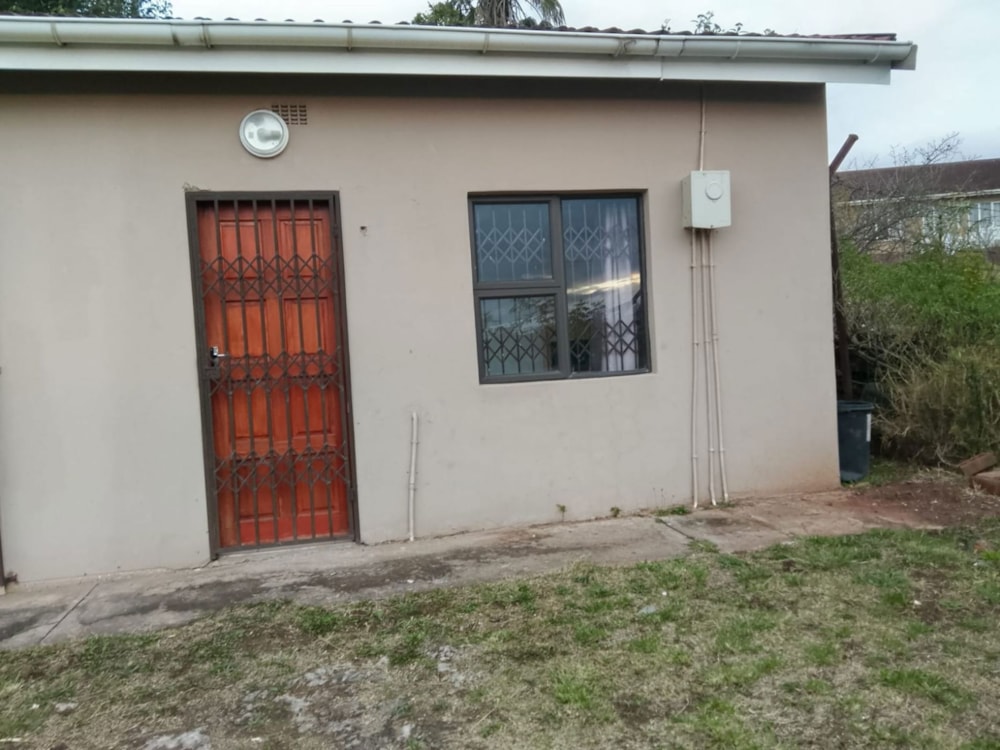 Bachelor apartment to rent in Southridge Park - 1MH1754241