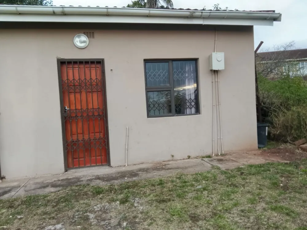 Bachelor apartment to rent in Southridge Park - 1MH1754241 Bachelor apartment to rent in Southridge Park - 1MH1754241