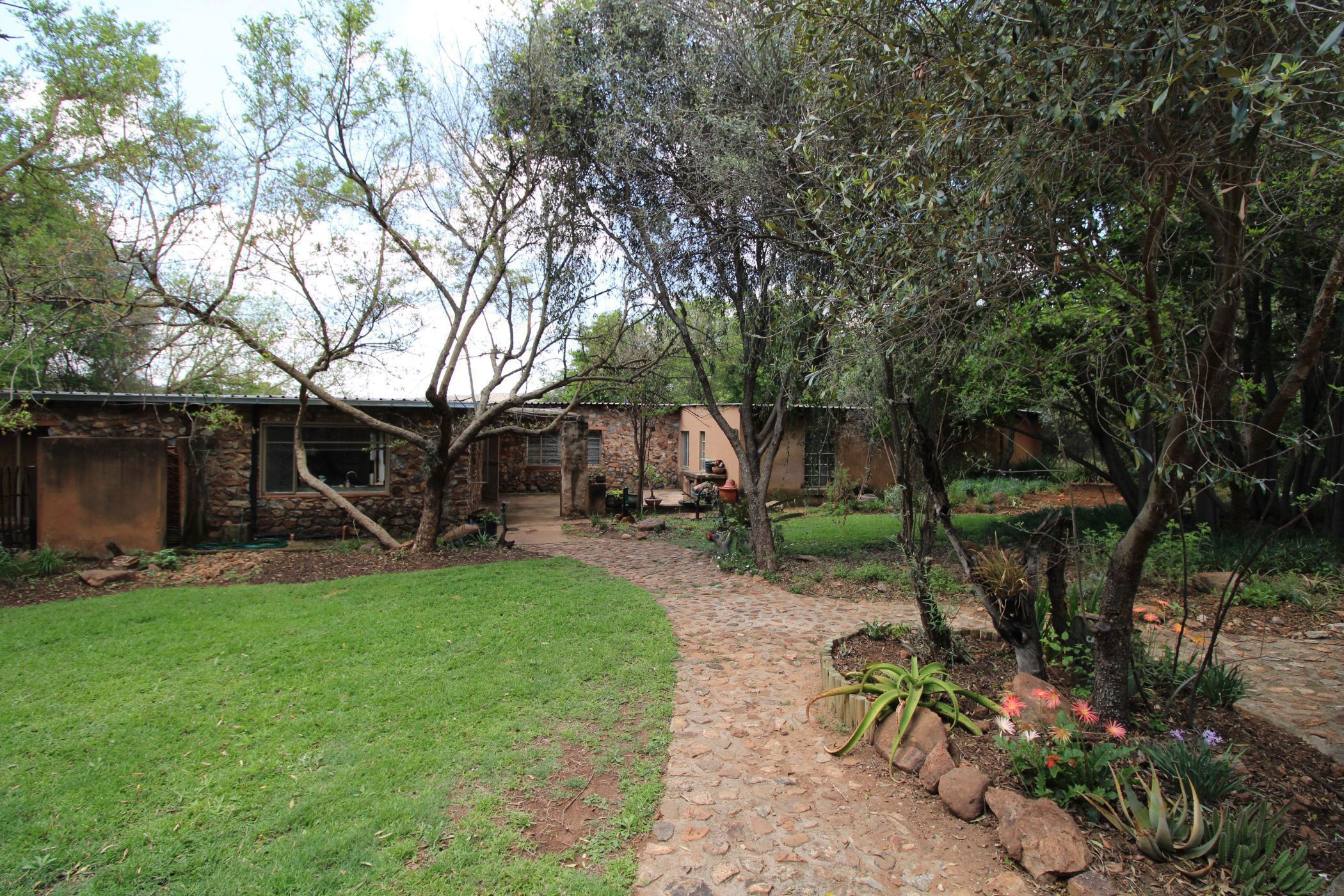 Mixed use farm for sale in Lanseria - 1HR1754244