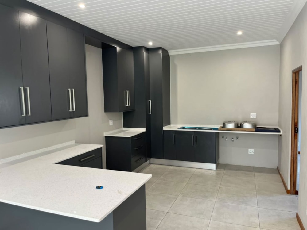 Apartment to rent in Hoedspruit - 1HS1754397