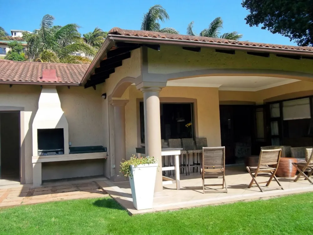 Security complex home to rent in La Lucia - 1ND1754260 Security complex home to rent in La Lucia - 1ND1754260