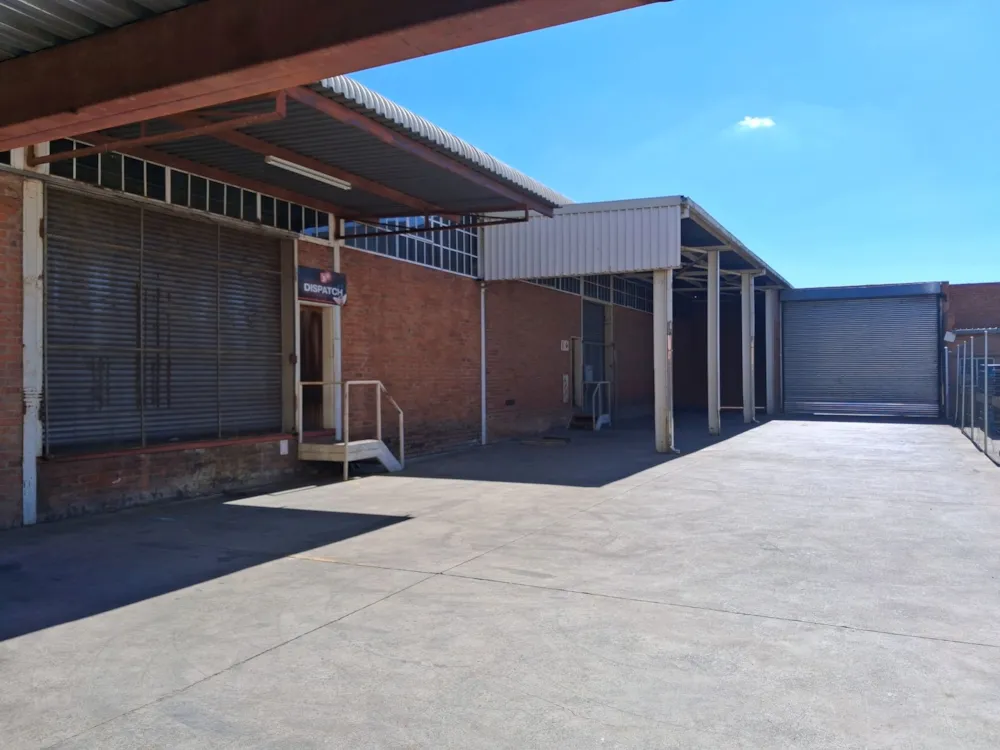 Commercial industrial property to rent in Oos Einde, Bloemfontein - 1BX1754331
