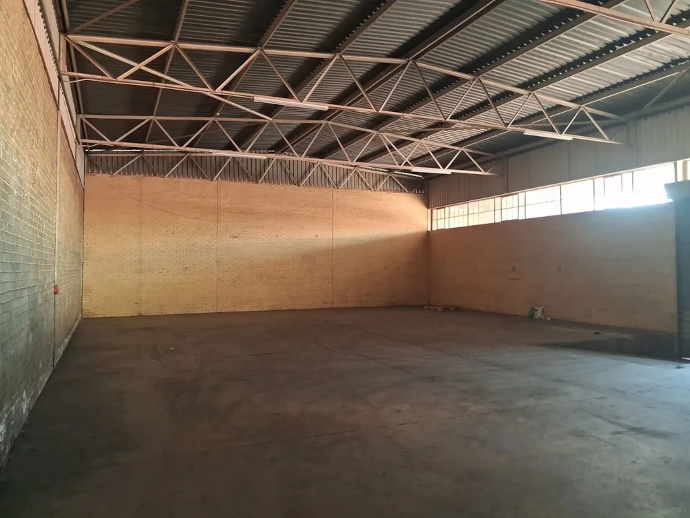 Commercial industrial property to rent in Oos Einde, Bloemfontein - 1BX1754331