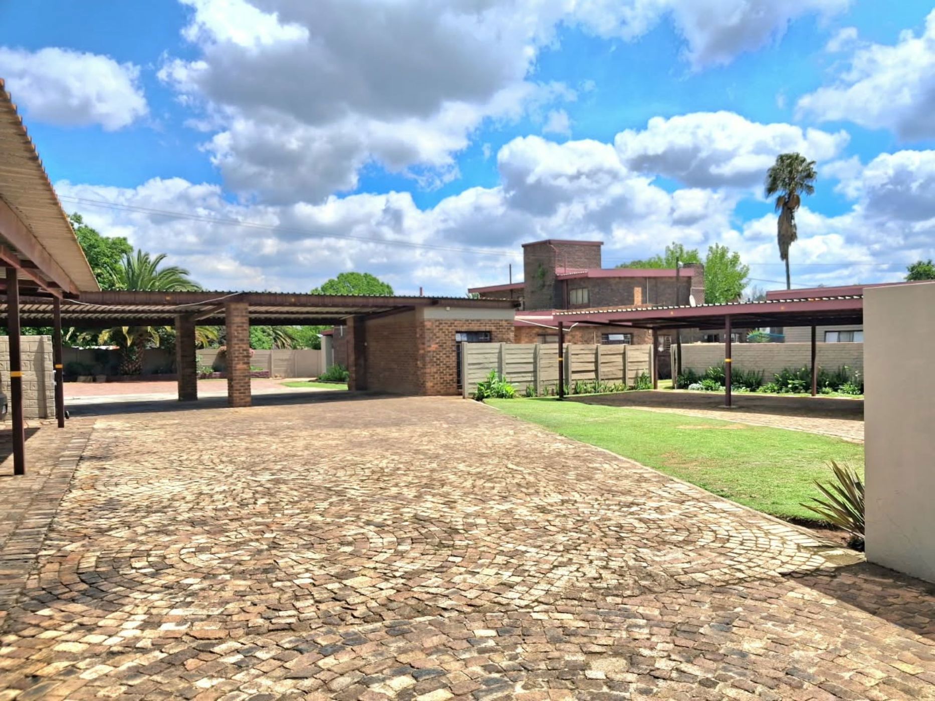 Guesthouse for sale in Rowhill - 1SP1754348