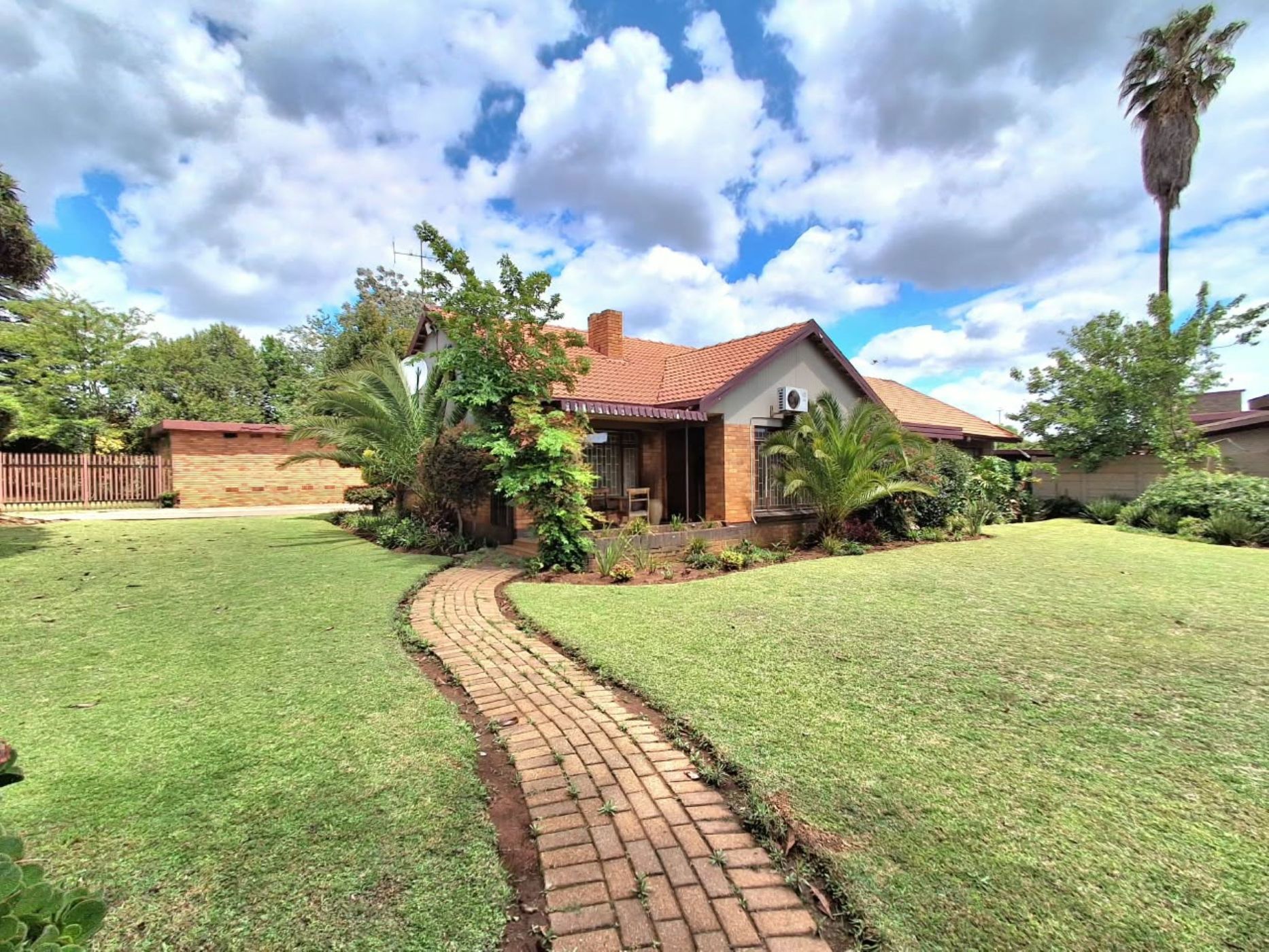 Guesthouse for sale in Rowhill - 1SP1754357
