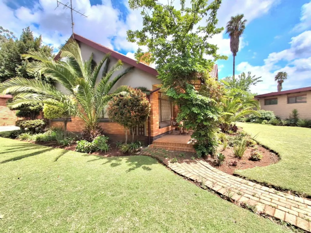 Guesthouse for sale in Rowhill - 1SP1754357 Guesthouse for sale in Rowhill - 1SP1754357