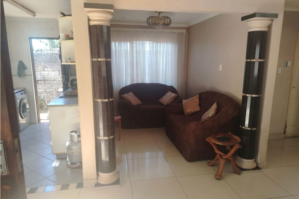House for sale in Southgate - 1DBN1754459