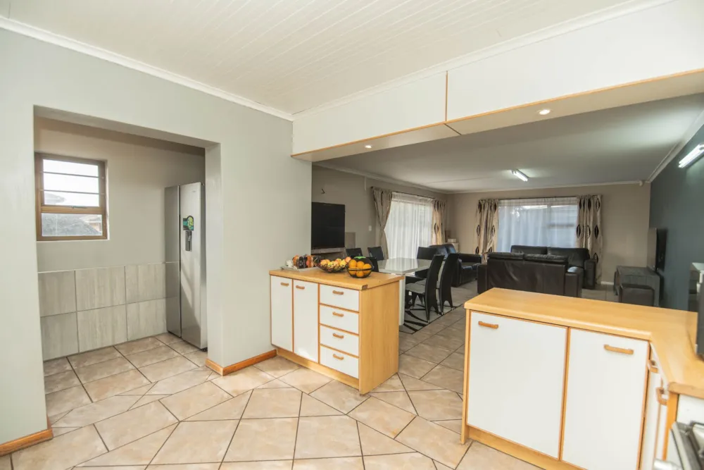 Double-storey house for sale in Bluewater Bay, Port Elizabeth, Gqeberha - 1PLZ1754600 Double-storey house for sale in Bluewater Bay, Port Elizabeth, Gqeberha - 1PLZ1754600