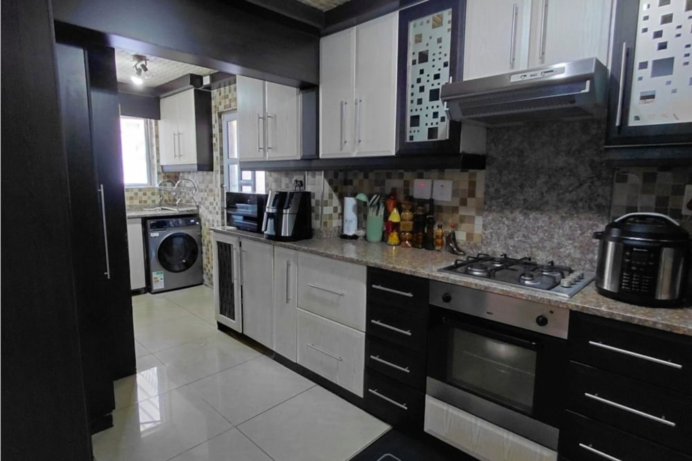 House for sale in Southgate - 1DBN1754474