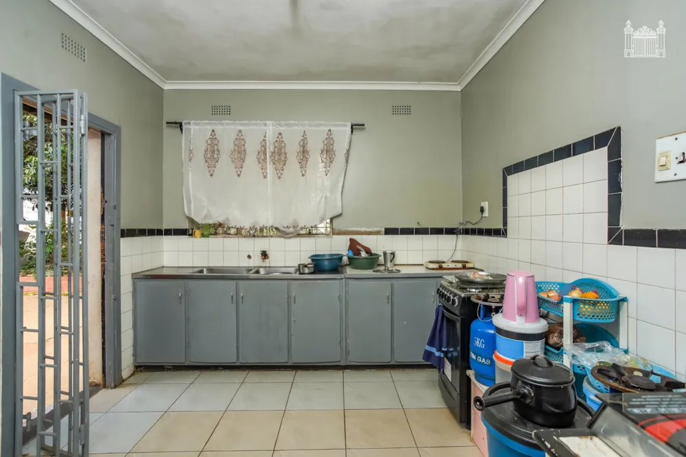 Single-storey house for sale in Braeside, Zimbabwe - 3ZB1754780 Single-storey house for sale in Braeside, Zimbabwe - 3ZB1754780