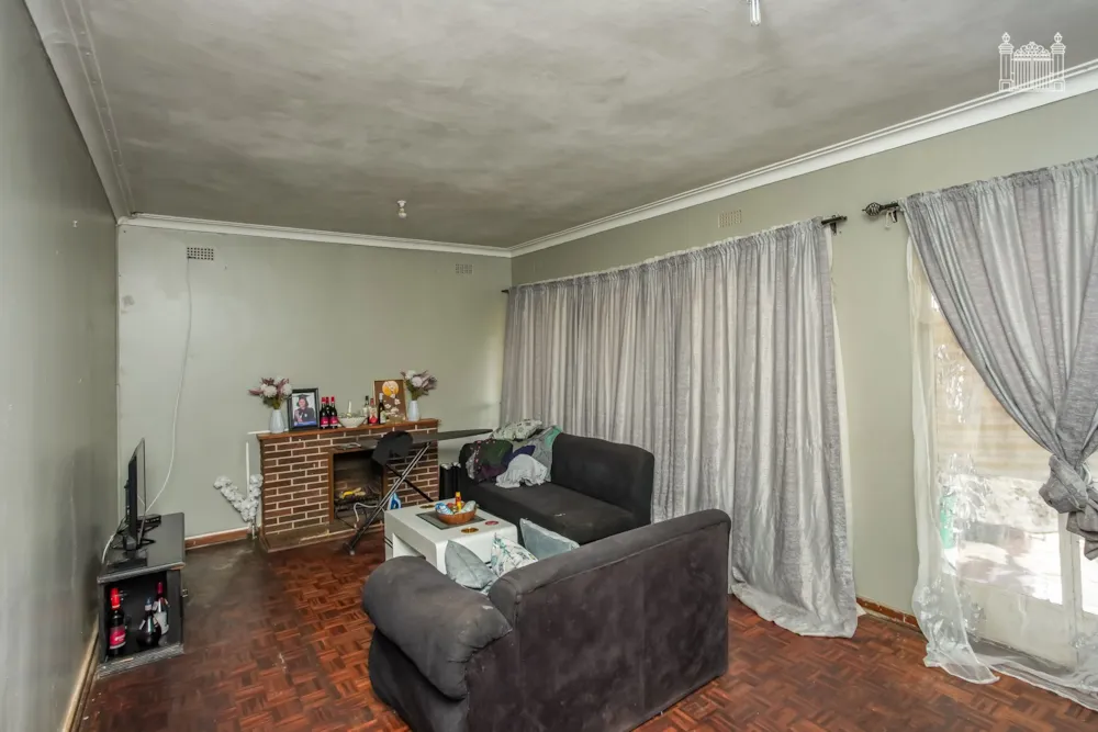 Single-storey house for sale in Braeside, Zimbabwe - 3ZB1754780 Single-storey house for sale in Braeside, Zimbabwe - 3ZB1754780