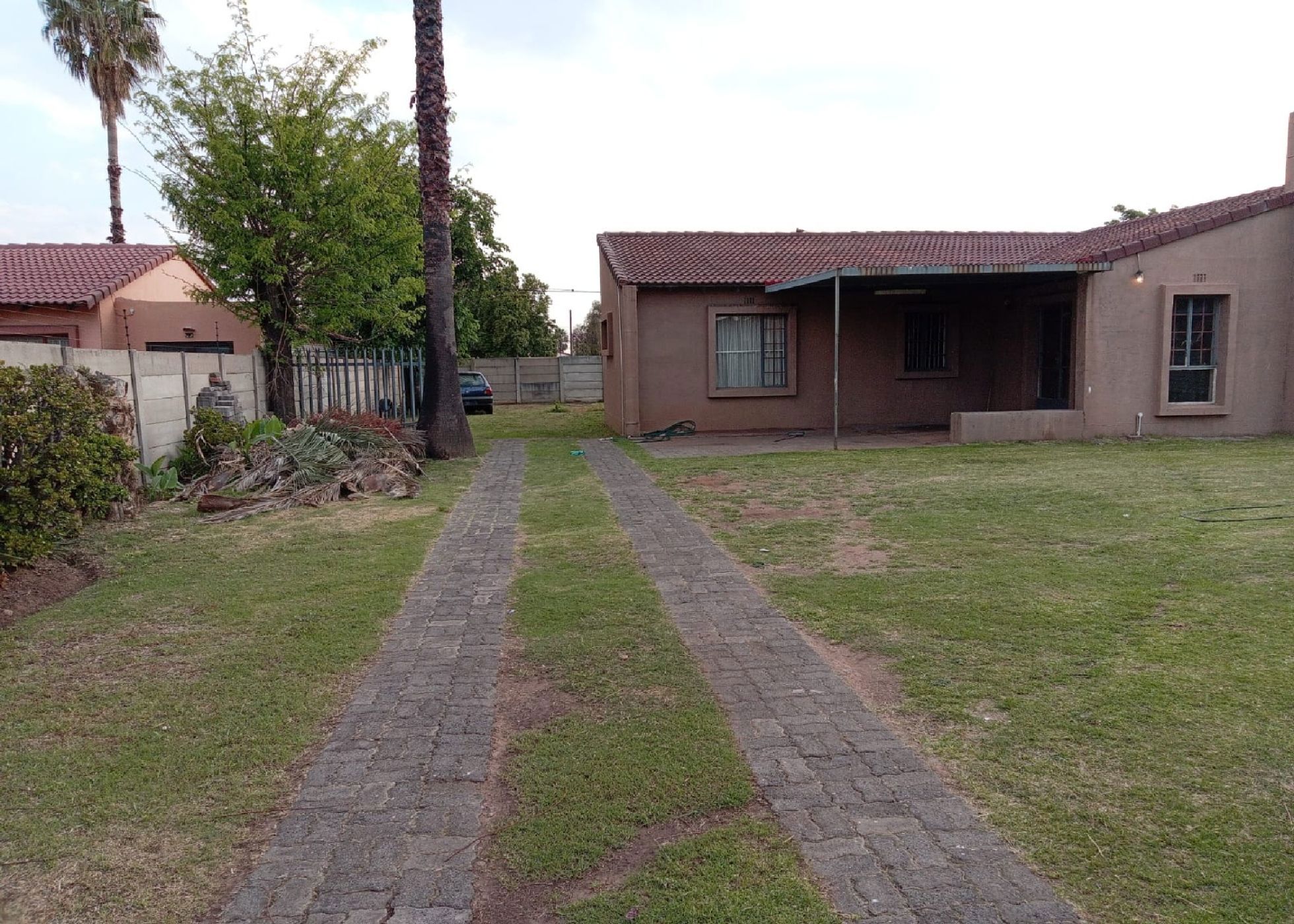Bachelor apartment to rent in Witbank (eMalahleni) - 1WD1754641