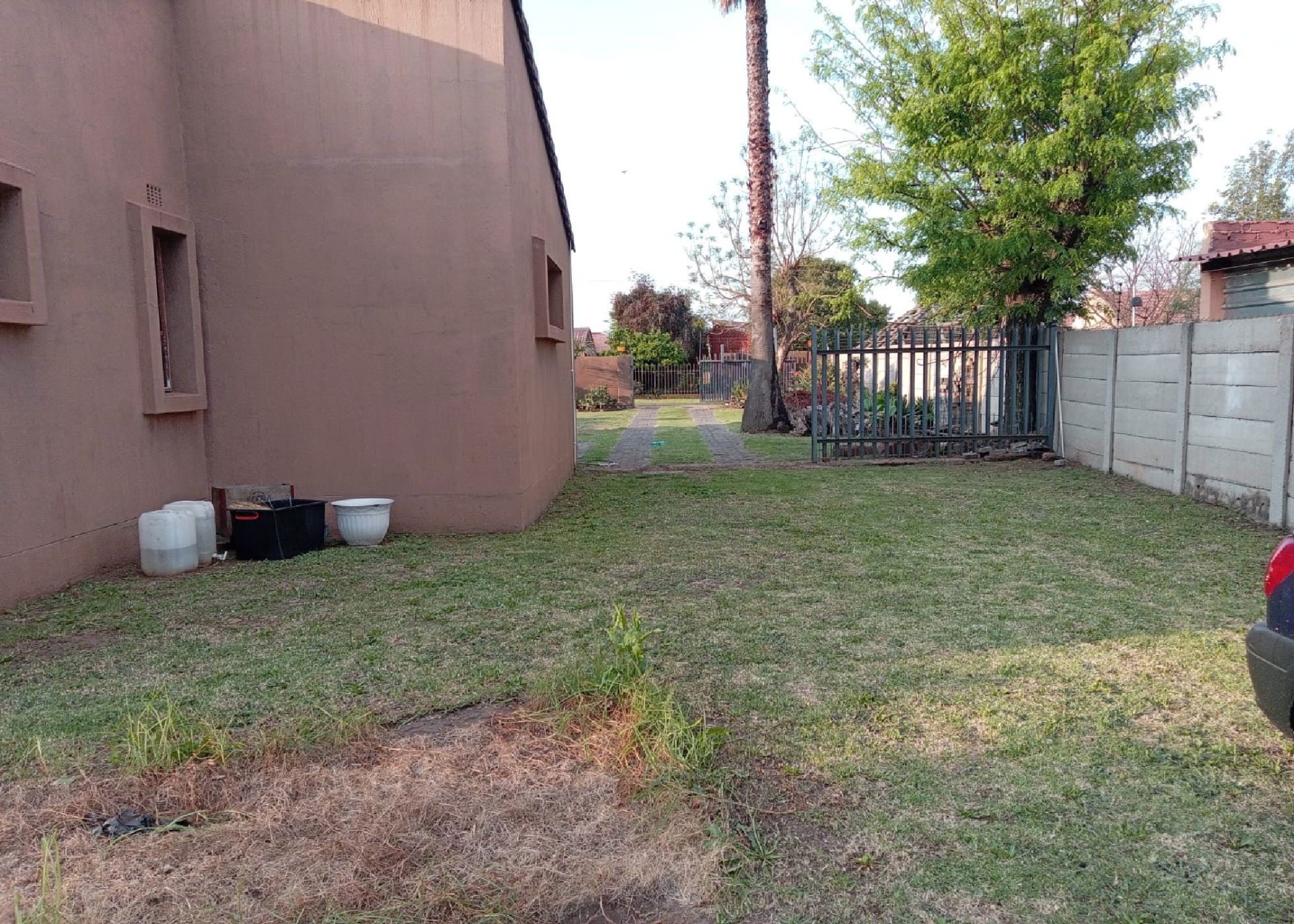 Bachelor apartment to rent in Witbank (eMalahleni) - 1WD1754645