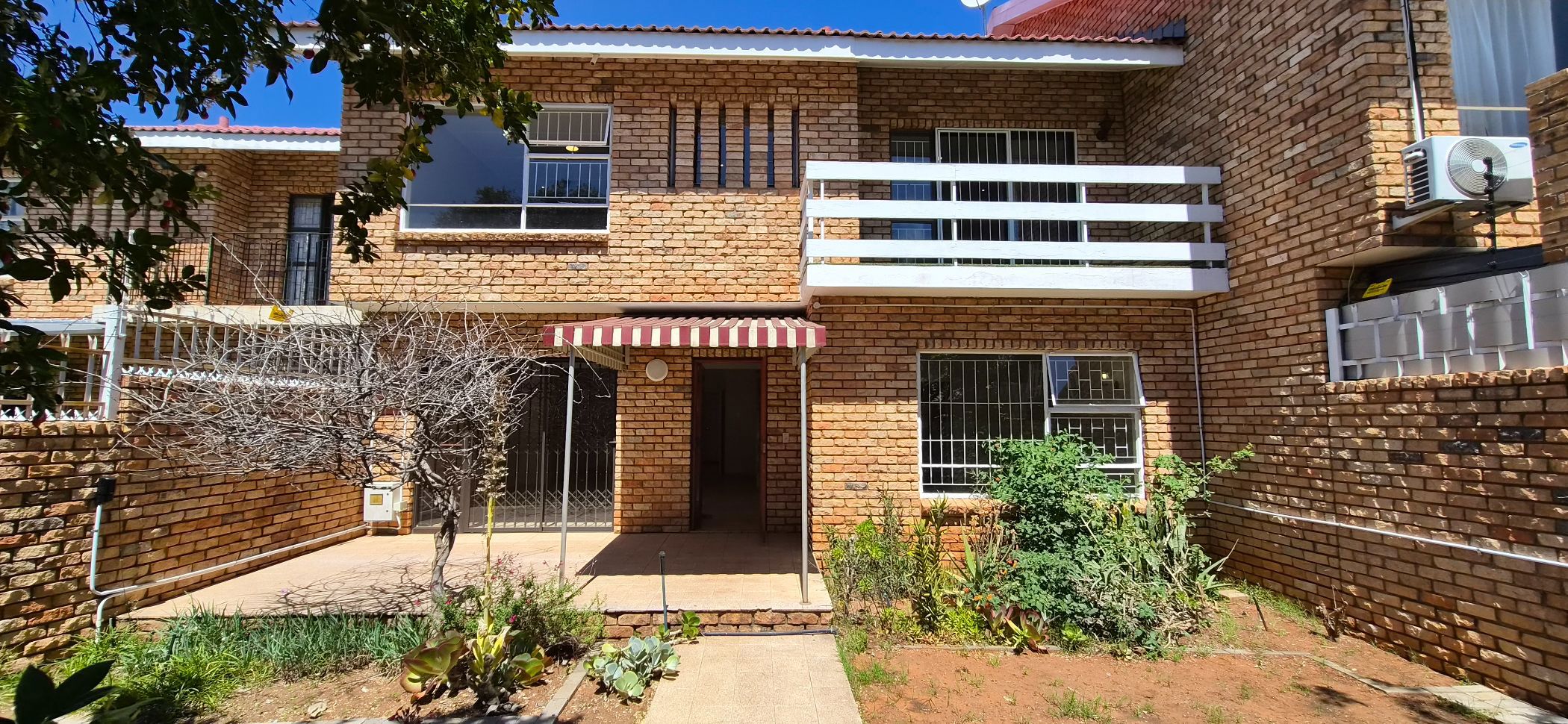 Townhouse for sale in Memorial Road Area - 1KJ1754673