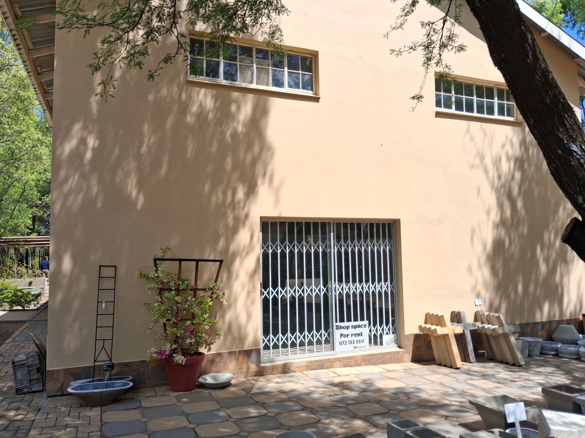 Commercial Building to rent in Langenhovenpark - 1BX1754691