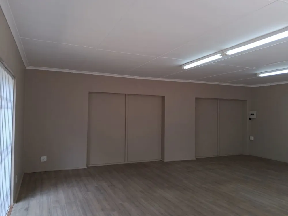 Commercial Building to rent in Langenhovenpark - 1BX1754691