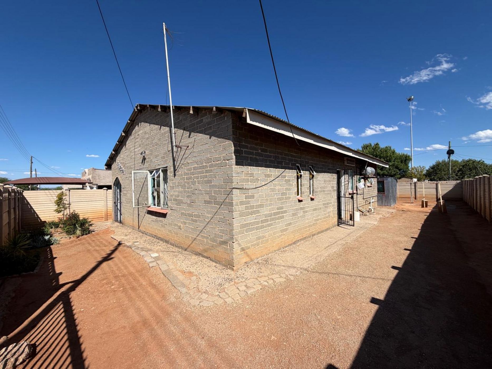 House for sale in Roodepan - 1KJ1754768