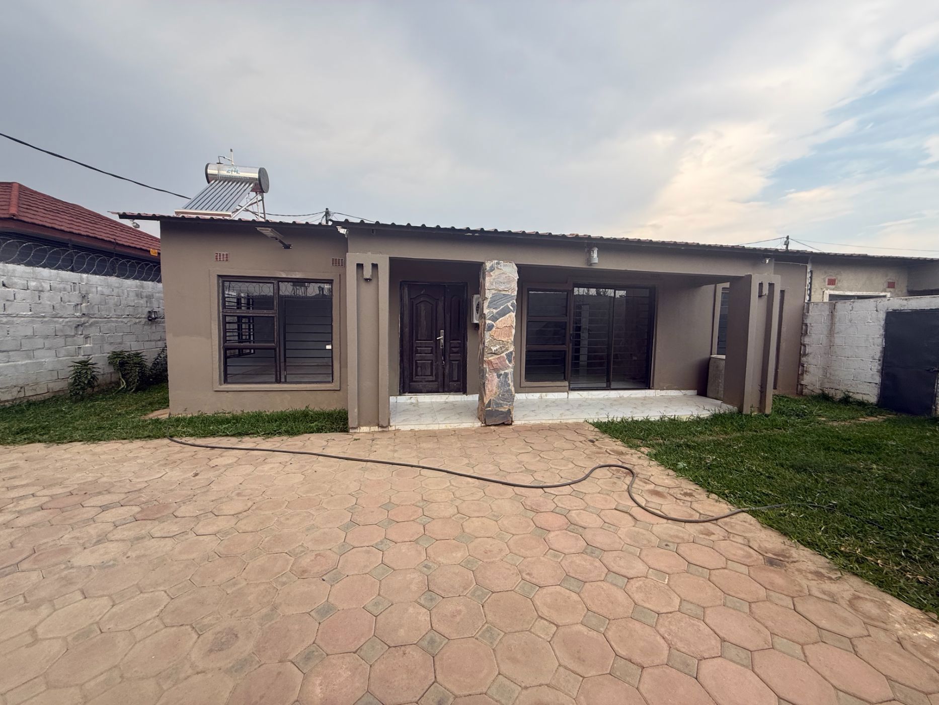 Single-storey house to rent in Makeni, Zambia - 3ZA1756677