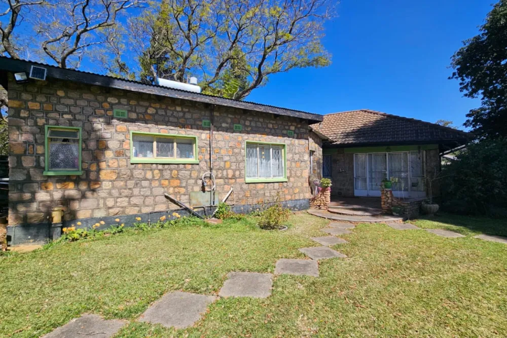 House for sale in Burnside, Bulawayo, Zimbabwe - 3ZB1754980 House for sale in Burnside, Bulawayo, Zimbabwe - 3ZB1754980