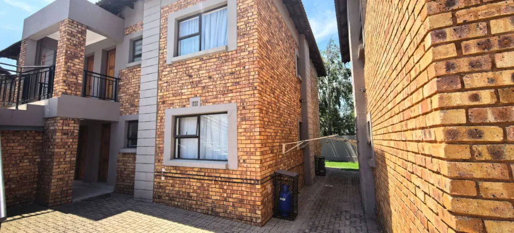 Apartment for sale in Helderwyk Estate - 1BJ1754988 Apartment for sale in Helderwyk Estate - 1BJ1754988