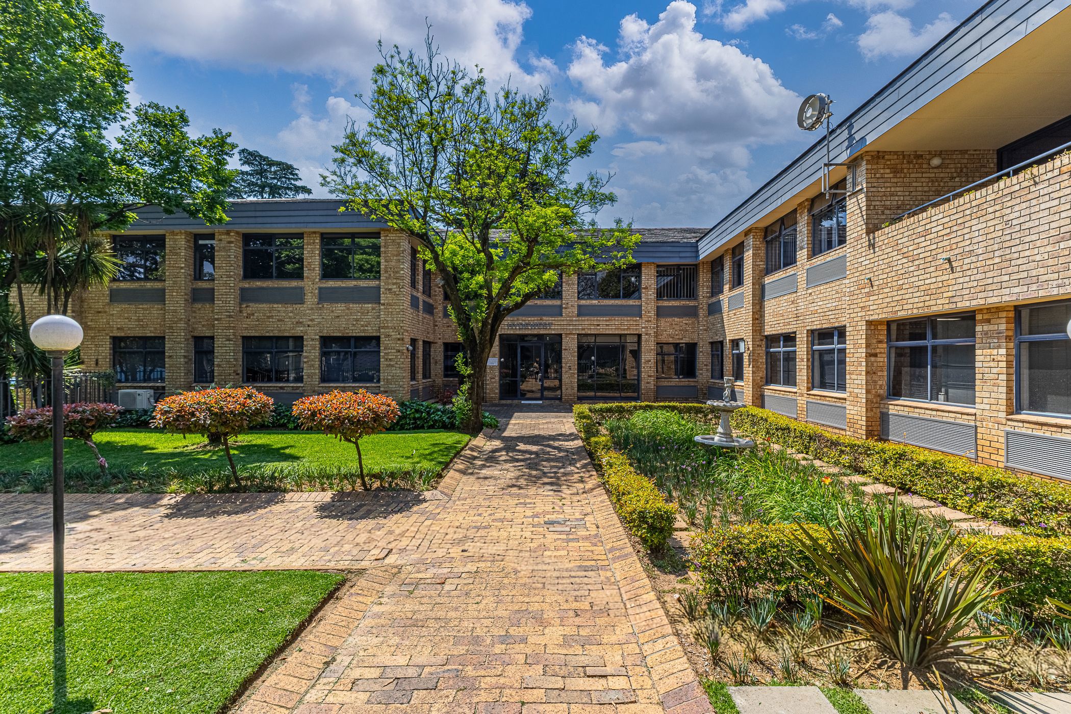 Commercial Building to rent in Dunkeld West - JBL1755005