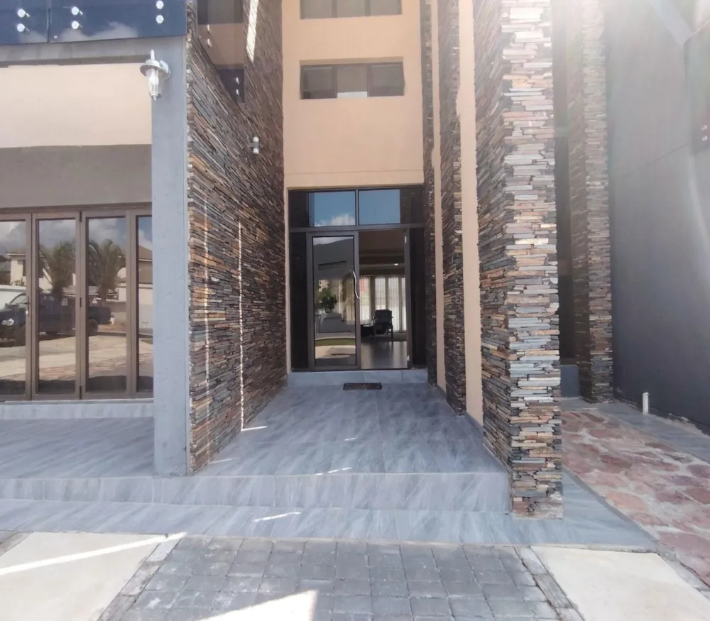 Double-storey house to rent in Bendor - 1PS1755324