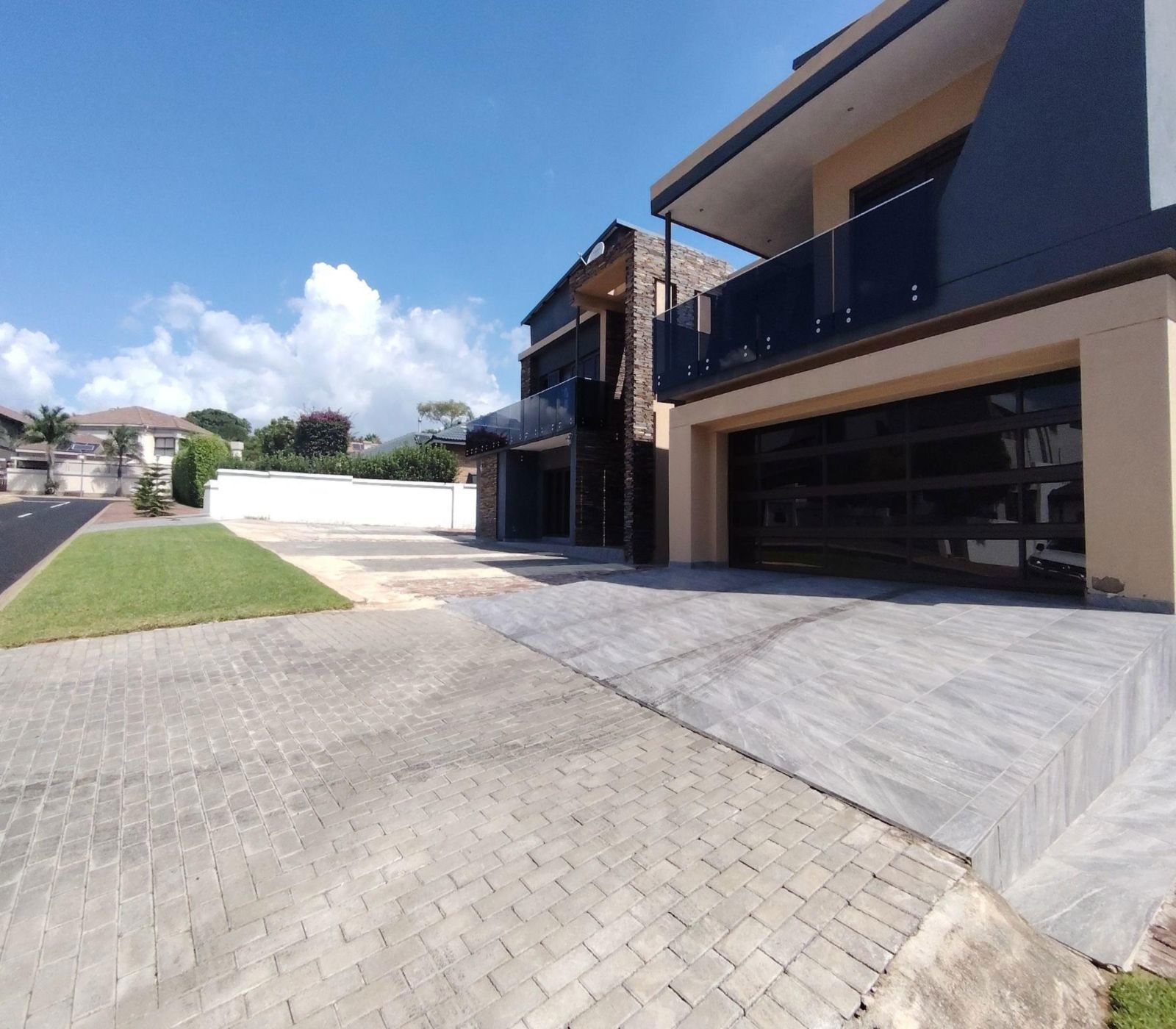 Double-storey house to rent in Bendor - 1PS1755324