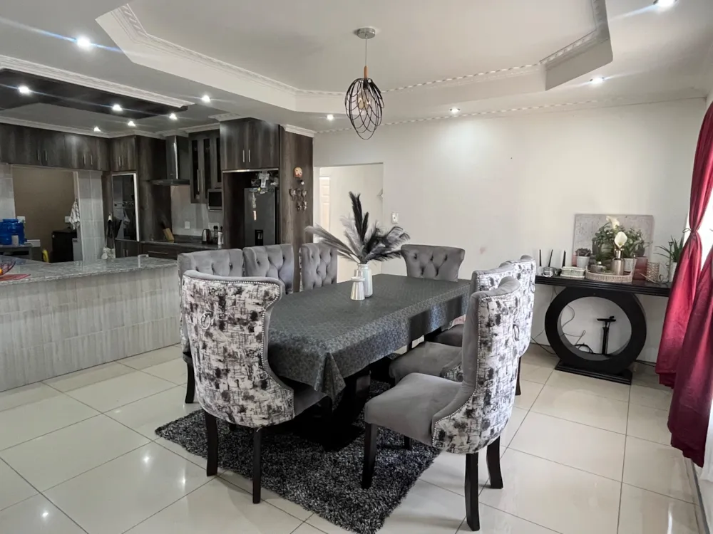 House for sale in Sunset View, Newcastle - 1NW1756721
