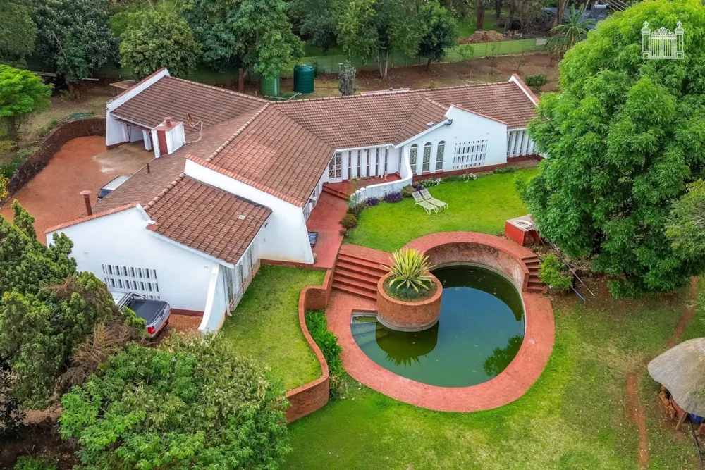 House for sale in Chisipite, Zimbabwe - 3ZB1755093