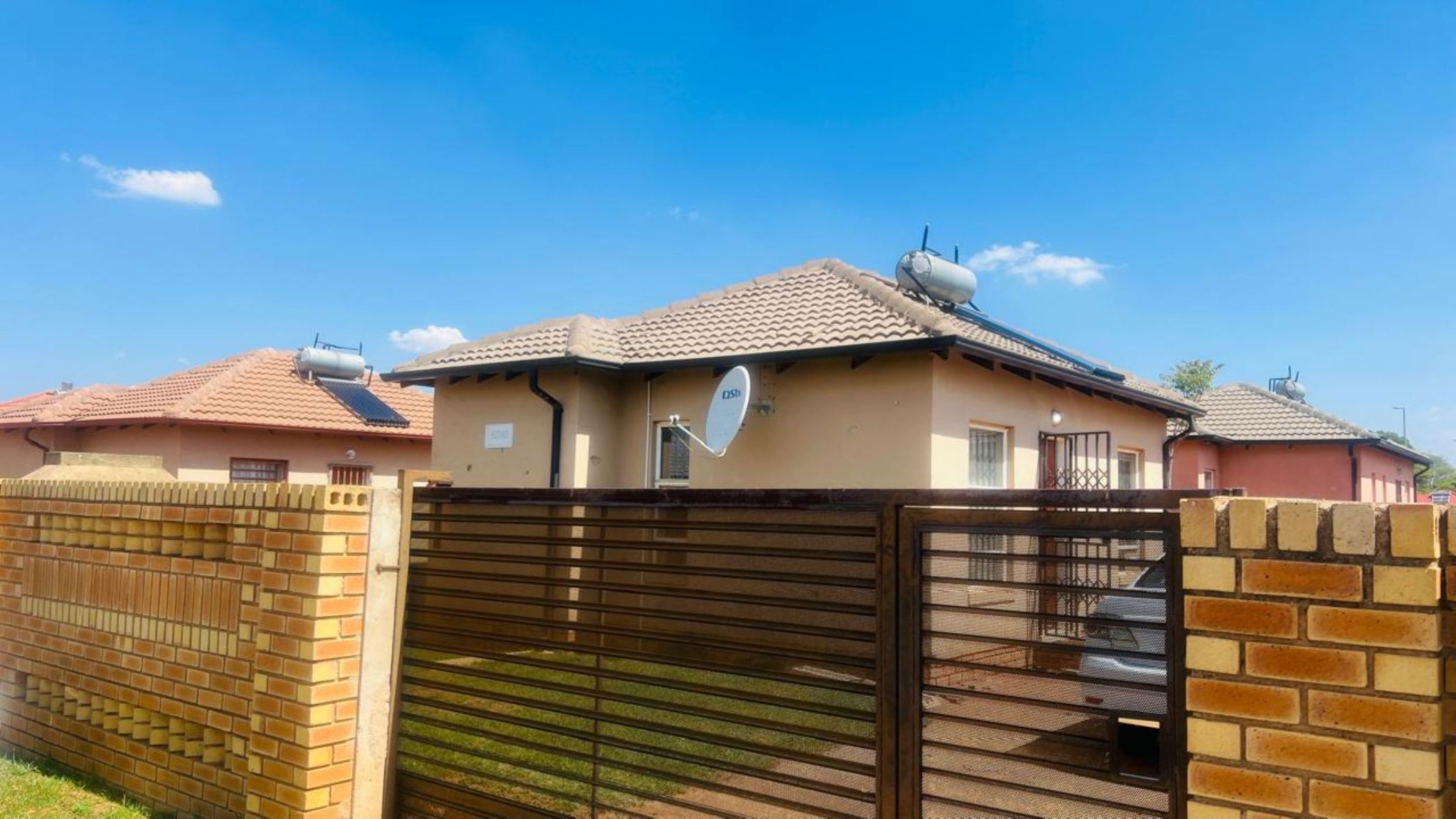 House for sale in Crystal Park - EN1755094