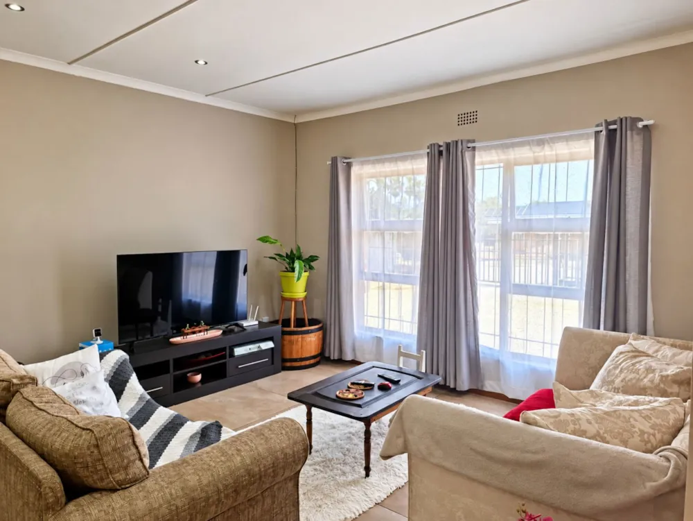 House for sale in Oudtshoorn South - 1OU1755221