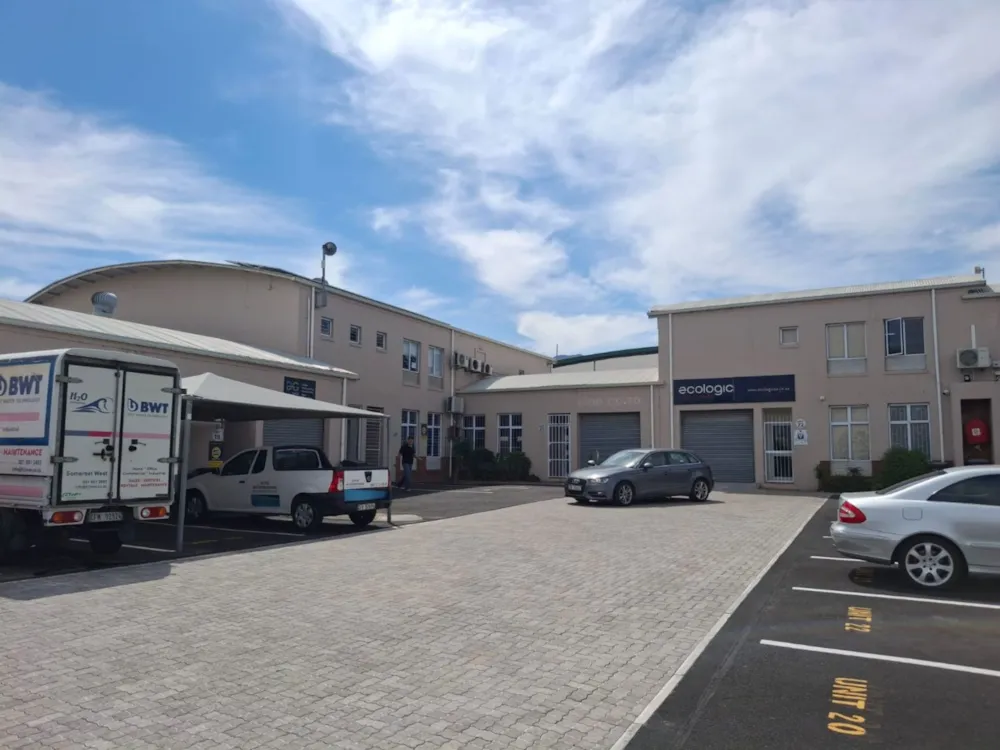 Commercial office for sale in Somerset West - SW1755486 Commercial office for sale in Somerset West - SW1755486