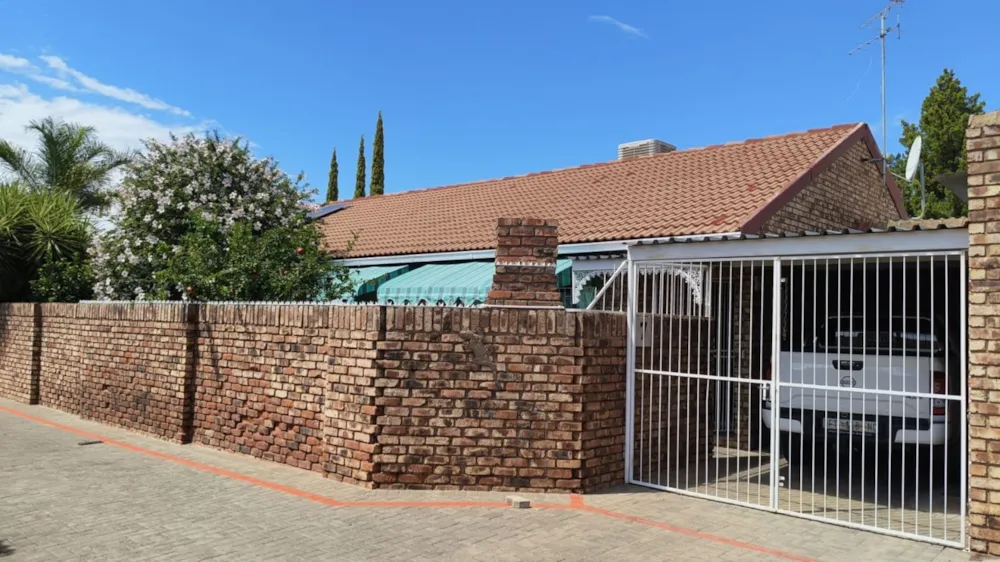 Townhouse for sale in New Park - 1KJ1755662